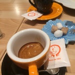 トラットリア フラテッリ ガッルーラ - 砂糖たっぷり入れてエスプレッソ！