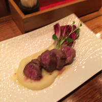 バル デ エスパーニャ ムイ 東京店 - アンガス牛 なかなかクセのある香り