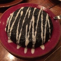 バル デ エスパーニャ ムイ 東京店 - イカスミのトルティージャ