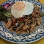 サイアム - バジルと豚肉の炒め物のせごはん