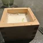 フロリレージュ - 洋梨、ジン、ノイリー酒、ヨーグルト、ライムなどのカクテル