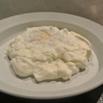 フロリレージュ - お似合い、落花生　ピーナッツのブランマンジェ酒粕のアングレーズソース