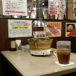 Yakiniku En - テーブルのセッティング。