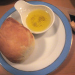 hayari - お通しの自家製パン