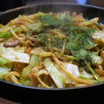 満天 - 鉄板ソース焼きそば、出汁が香ってメチャメチャ美味しいです♪