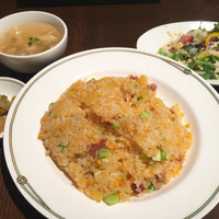 中国飯店 紫玉蘭 - 叉焼と栗のココナッツ風味炒飯（1,150円）