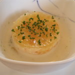 横濱元町 霧笛楼 - 海老のタルタル　辛味大根の軽いムースとそのスープ　青柚子の香り