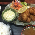 おうぎ亭 - 季節限定のカキフライ定食。８５０円。