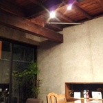 HAGI CAFE  - 広めの天井