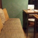 HAGI CAFE  - ソファーに座りました