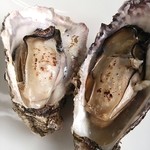 佐久間海産商会 - 見た目からもわかるぷりっと焼き牡蠣