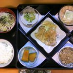 Hayashida - 日替わり『今日のおかず定食 700円』の一例…豚の生姜焼きのセット