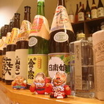 もも鐵 えん - ずらりと並ぶ宮崎の焼酎