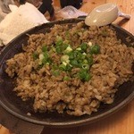 漁火 - イカの登板焼きの〆に
      ガーリックライスを❗️