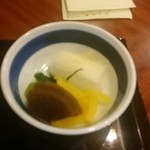 ぎんざ 神田川 - お漬け物
            奈良漬けが美味しい。鰻丼によく合います。