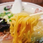 らーめん紫雲亭 - 2016/4  西山製麺の中細縮れ麺アップ