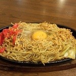 博多もつ鍋 よかさん房 - 焼ラーメン