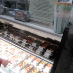 Dean & DeLuca - おきまりの寿司コーナー、でもおいしそうでした。