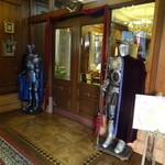 広島グランドインテリジェントホテル - ホテル入口では騎士がお出迎え