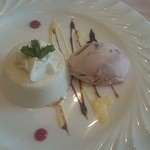 Rugano - 桜のアイスクリームとムース