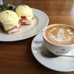 ヨーキーズブランチ - カフェオレとエッグベネティクト_2016年3月
