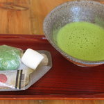 にざまつ - おすすめ！　お抹茶と草もちのセット（ほとくれ餅付）　４００円