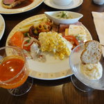 インペリアルバイキング サール - いろいろ前菜（盛りすぎ？）