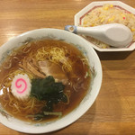 新門飯店 - ラーメン半チャーハンセット650円