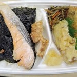 ほっともっと - 2016/4　のりシャケ弁当&唐揚げ入　490円