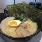 横浜らーめん 源泉 - 塩ラーメン680円