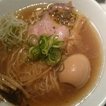 SOBA HOUSE 金色不如帰 - 史上最高の醤油そば 清湯豚、蛤、トリュフoil、セップ茸、九条ネギの完璧なマリアージュ