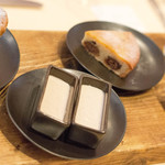 メゾン・ド・スリジェ - デザートワゴンが運ばれてきました。どれも美味しかったけど真ん中のバナナのムースが芳醇で絶品でした。