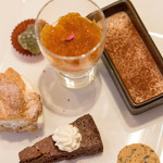 メゾン・ド・スリジェ - 10種類くらいの中から6種類いかせていただきました。何もかもが美味しくしかもコストパフォーマンス良すぎでおススメです！ご馳走様でした。