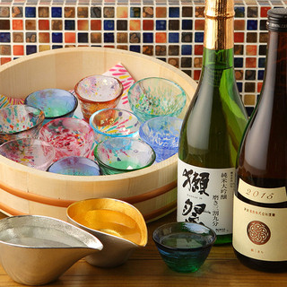 Kakin is also particular about sake vessels! ︎