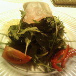 サルティンバンコ - 有機野菜と生ハムのサラダ