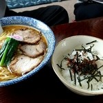 らぁめん とん平 - 味噌らあめんとマヨチャーぶっかけ飯(小)