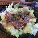 DRAGON GATE - オーダー後に焼いてくださるステーキ丼。ハラミステーキだった気がします…。