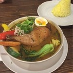 spice＆cafe SidMid - 自家製スパイス 燻製チキンレッグ1200円 ご飯普通盛り