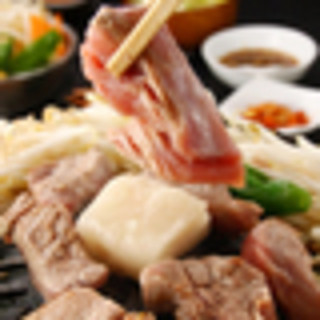 忘年会 幹事様必見 O ジンギスカン食べ放題 飲放 横綱コース 90分7品 4680円 税込 クセがなく 旨味が詰まった貴重なお肉 アイスランドシープ使用 ゆきだるま 両国部屋 両国 ジンギスカン 食べログ