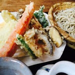 蕎麦と杜々 - 10種の天ぷら