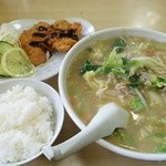新華苑 - ３月２４日の日替わり定食。味噌ラーメン（野菜入り）・トンカツ・小ライス８５０円