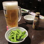 Shirokiya - 生ビールとお通し（枝豆）とウコンファイン