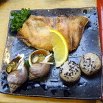 ブリカマ焼き、バイ貝、キヌカツギ