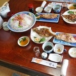 樽海 - 活きイカのコース料理です。