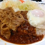 松屋 - 繊切りキャベツや、目玉焼きを、崩して混ぜ合わせて食べると旨かったですね。