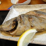 地魚まるまん - 焼き魚(いさき)500円