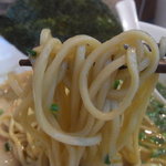 Niboshiaoki - 麺は中太