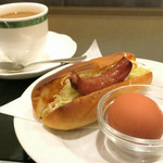 カフェ・ド・ジュラーレ - モーニングサービス　ホットドッグセット