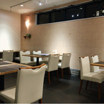 イタリア料理 ピアット ノノ  - 店内  落ち着けました