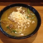 讃岐うどん 一心 - 細カレーうどん・大盛り　あげ玉（天カス）